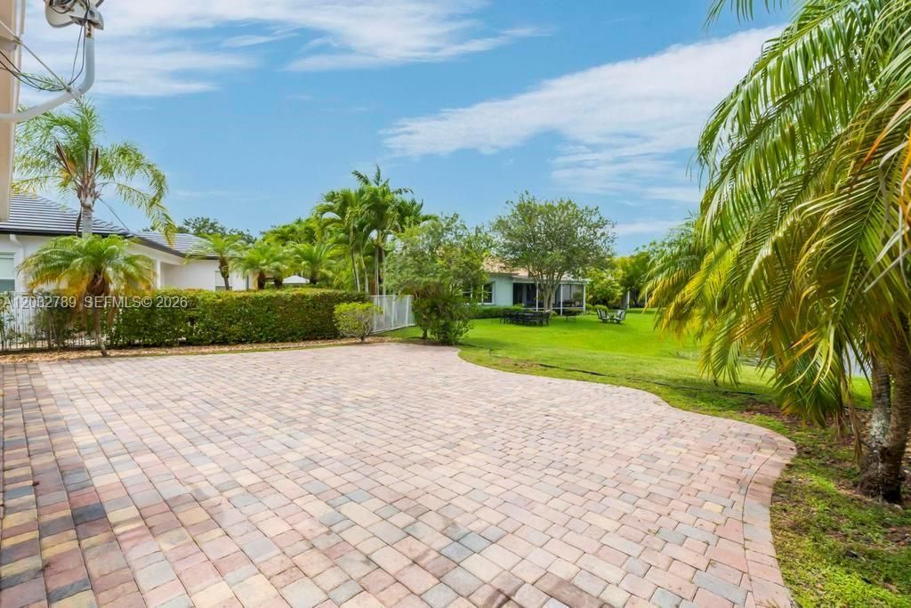 19301 Seneca Ave , Weston, FL 33332 Photo