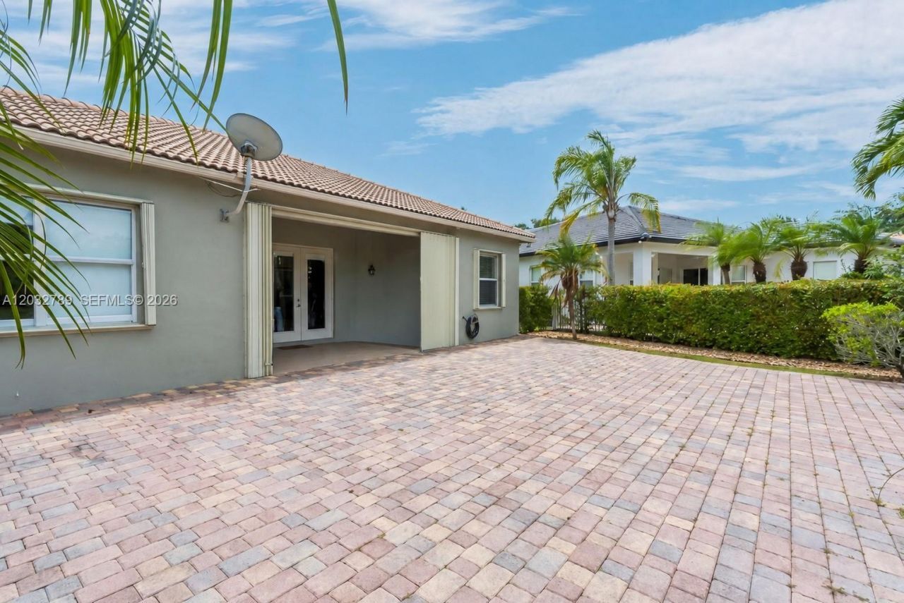 19301 Seneca Ave , Weston, FL 33332 Photo