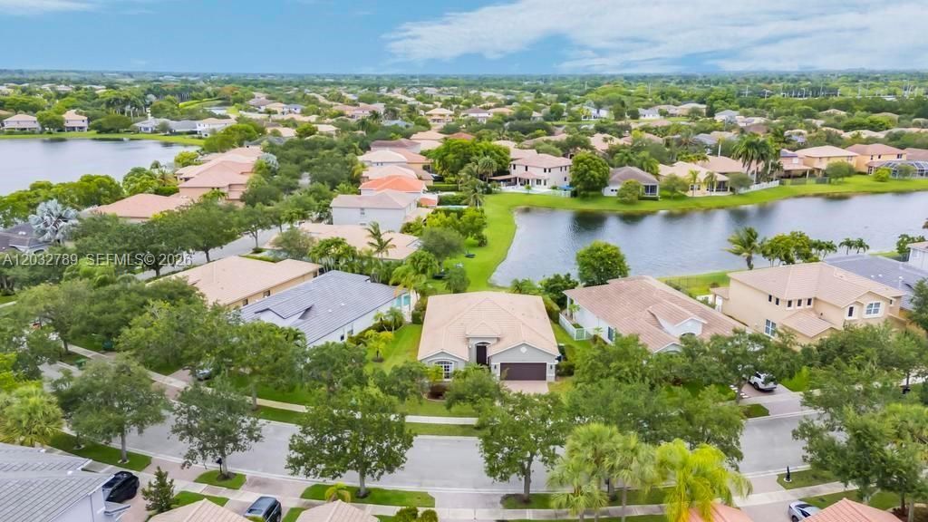 19301 Seneca Ave , Weston, FL 33332 Photo