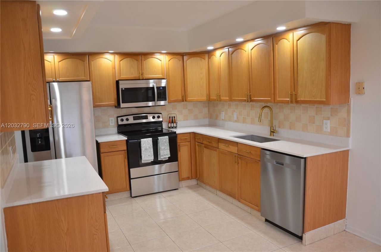 12600 SW 5th Ct , Unit 415L, Pembroke Pines, FL 33027 Photo
