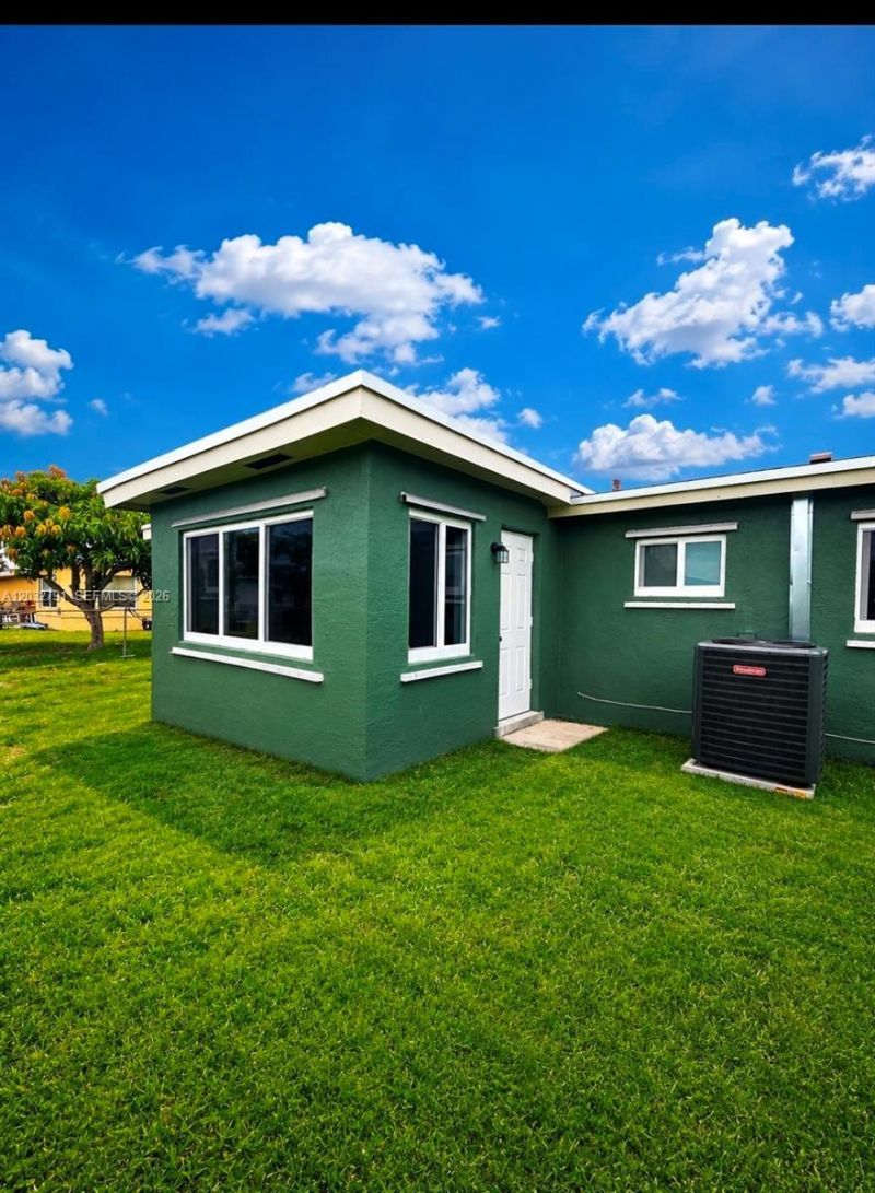 2350 NW 12th Ct , Pompano Beach, FL 33069 Photo
