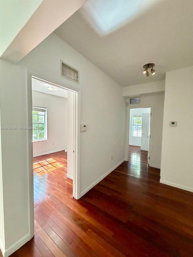 577 NE 62 Street, Unit 2, Miami, FL 33138 Photo