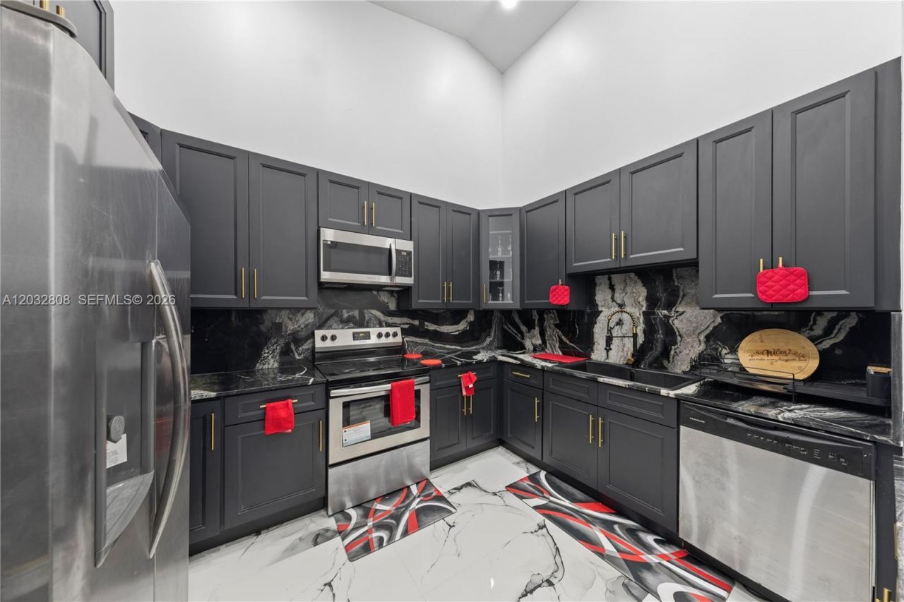 3245 NE 11 Dr , Homestead, FL 33033 Photo