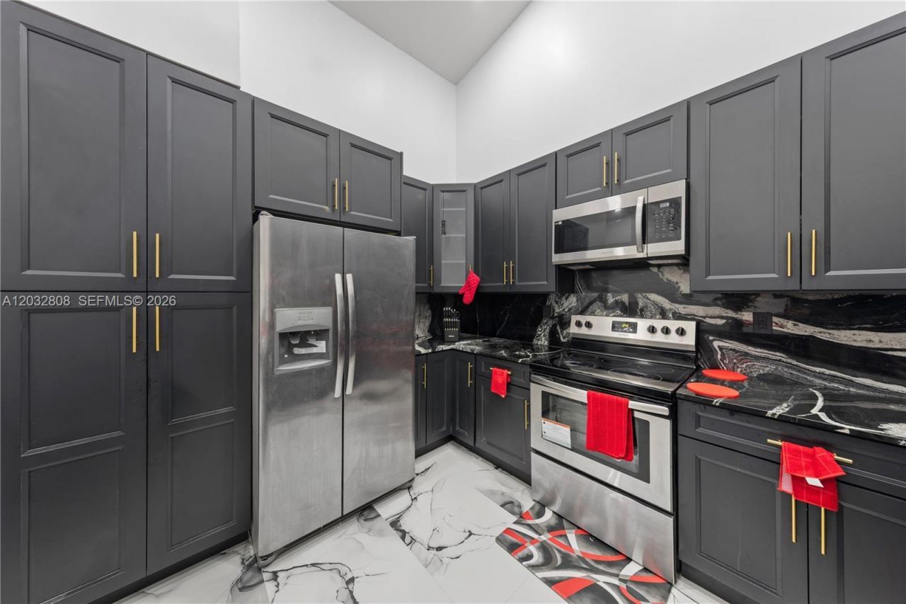 3245 NE 11 Dr , Homestead, FL 33033 Photo