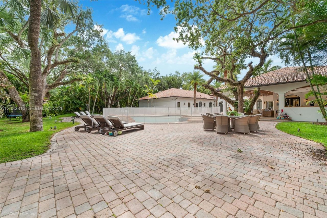 7405 SW 104th St, Pinecrest, FL 33156 Photo