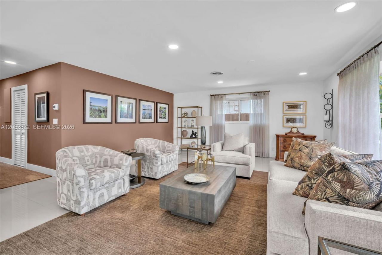 2104 NE 63rd St , Fort Lauderdale, FL 33308 Photo