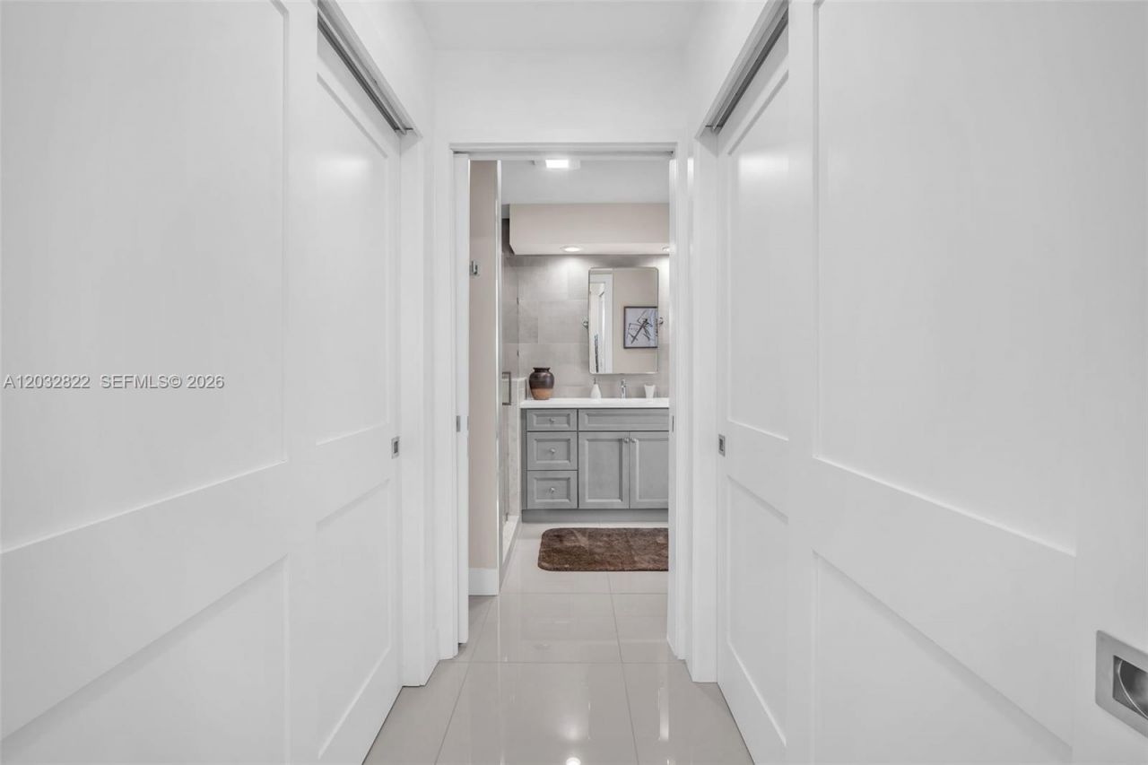 2104 NE 63rd St , Fort Lauderdale, FL 33308 Photo