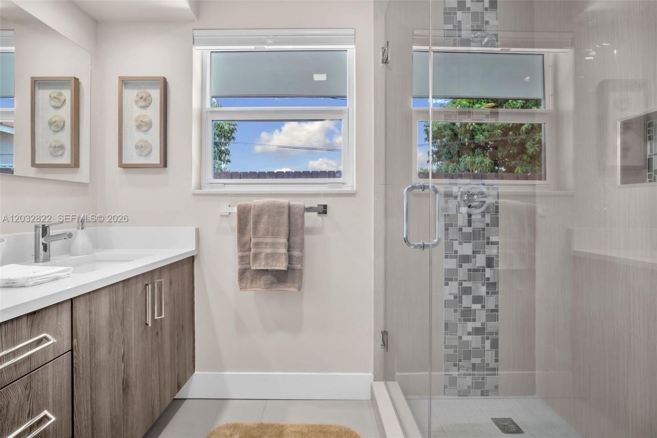2104 NE 63rd St , Fort Lauderdale, FL 33308 Photo