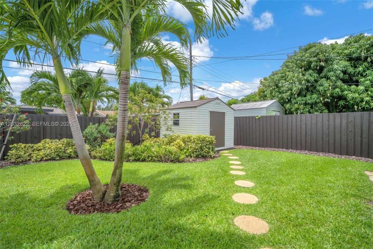 2104 NE 63rd St , Fort Lauderdale, FL 33308 Photo