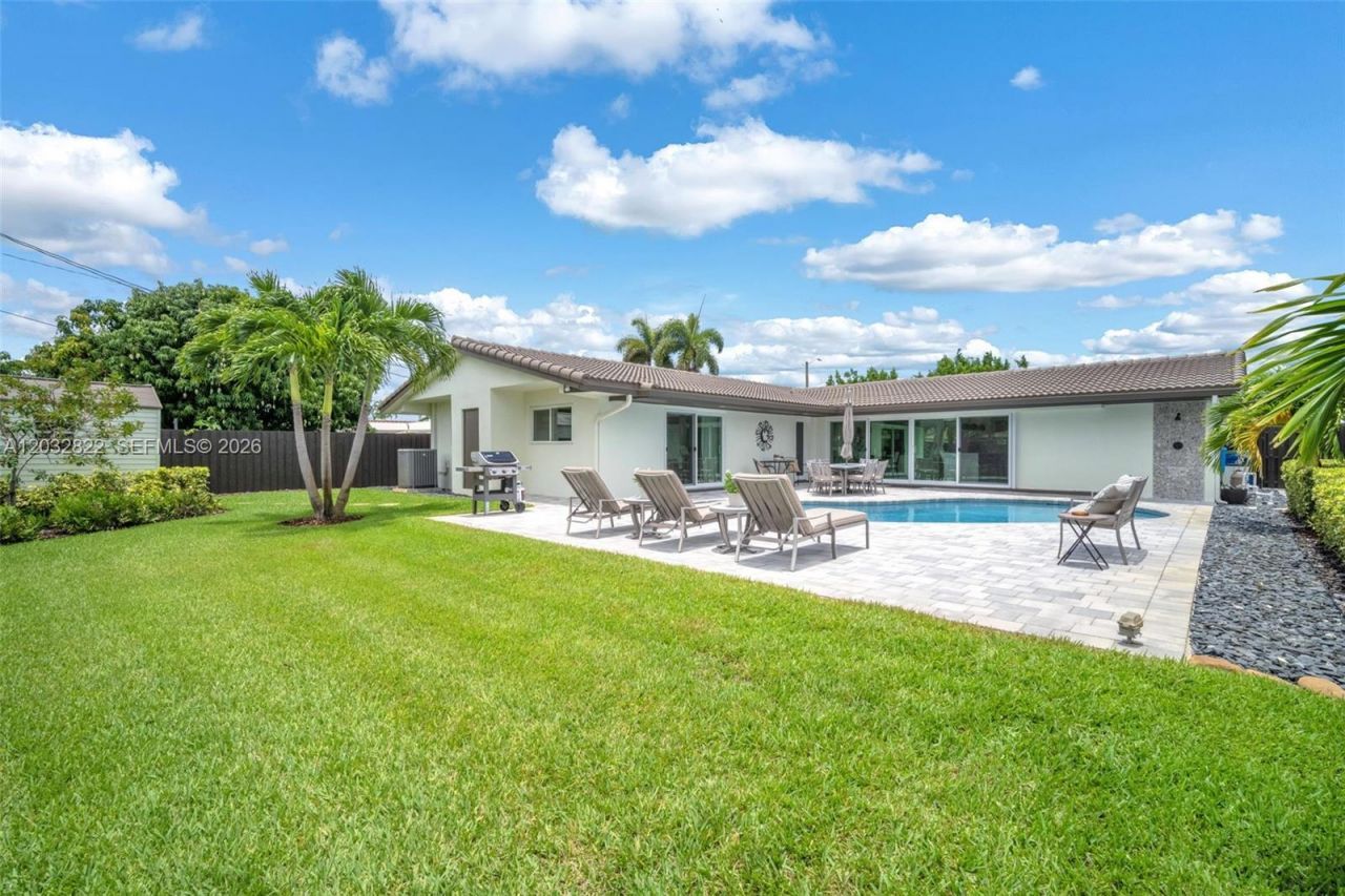 2104 NE 63rd St , Fort Lauderdale, FL 33308 Photo