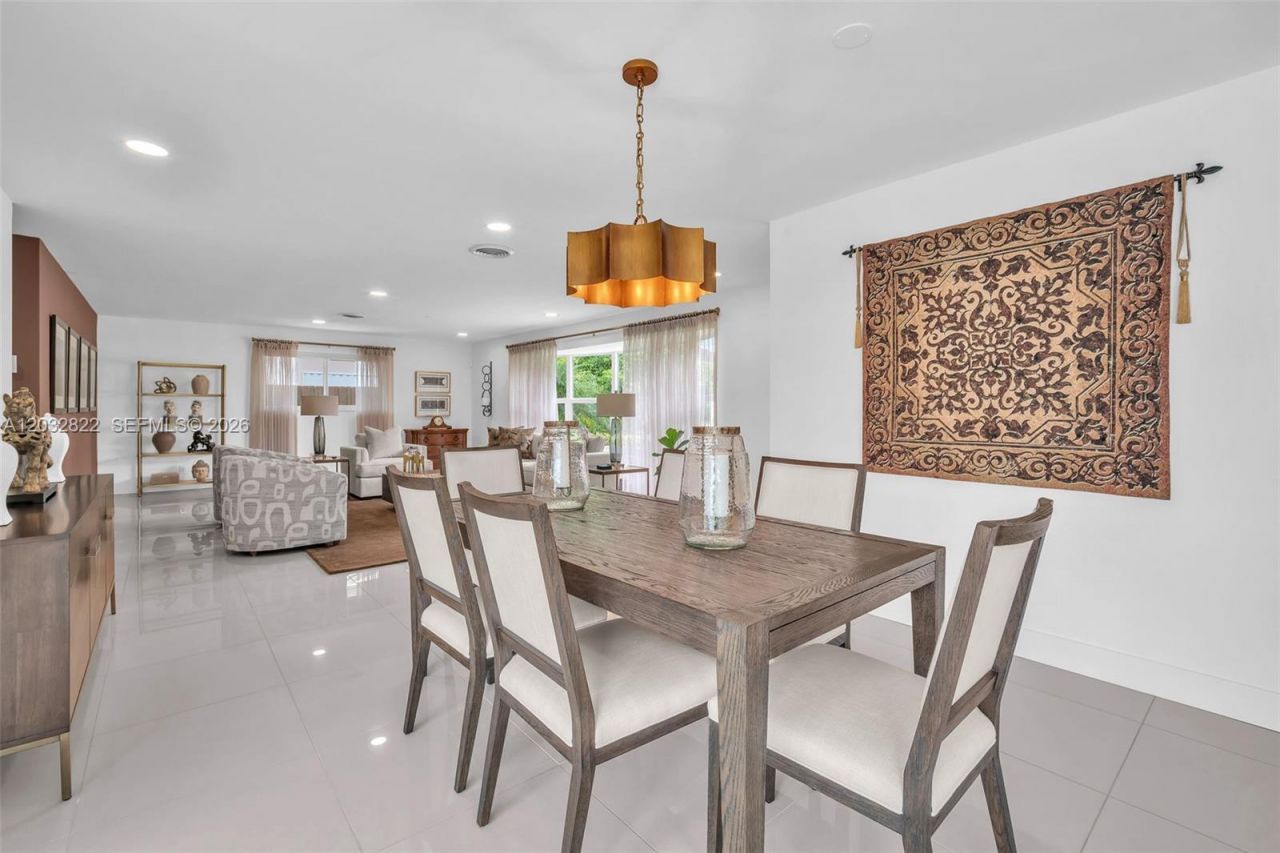 2104 NE 63rd St , Fort Lauderdale, FL 33308 Photo