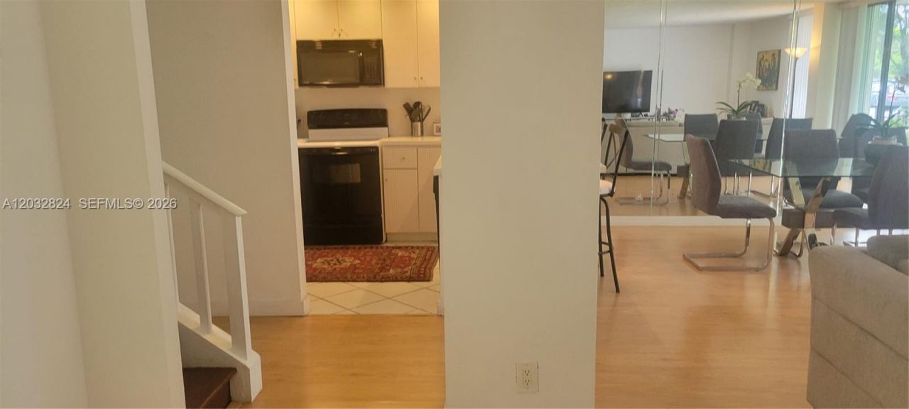 3401 N Country Club Dr , Unit 110, Aventura, FL 33180 Photo