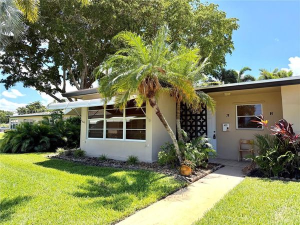 1042 North Dr , Unit A, Delray Beach, FL 33445