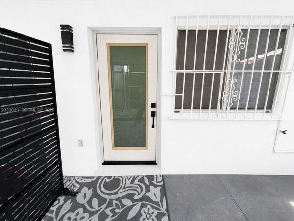 8859 NW 110th Ln , Unit Rear, Hialeah Gardens, FL 33018
