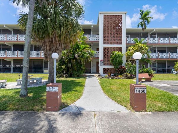 1450 NE 170th St, Unit 106, North Miami Beach, FL 33162