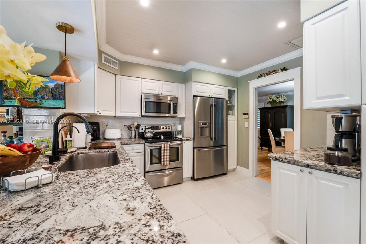 7345 SW 122nd St , Pinecrest, FL 33156 Photo