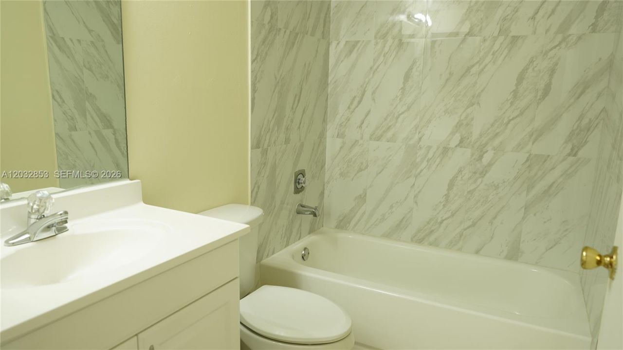 15326 SW 72nd St , Unit 11-14, Miami, FL 33193 Photo