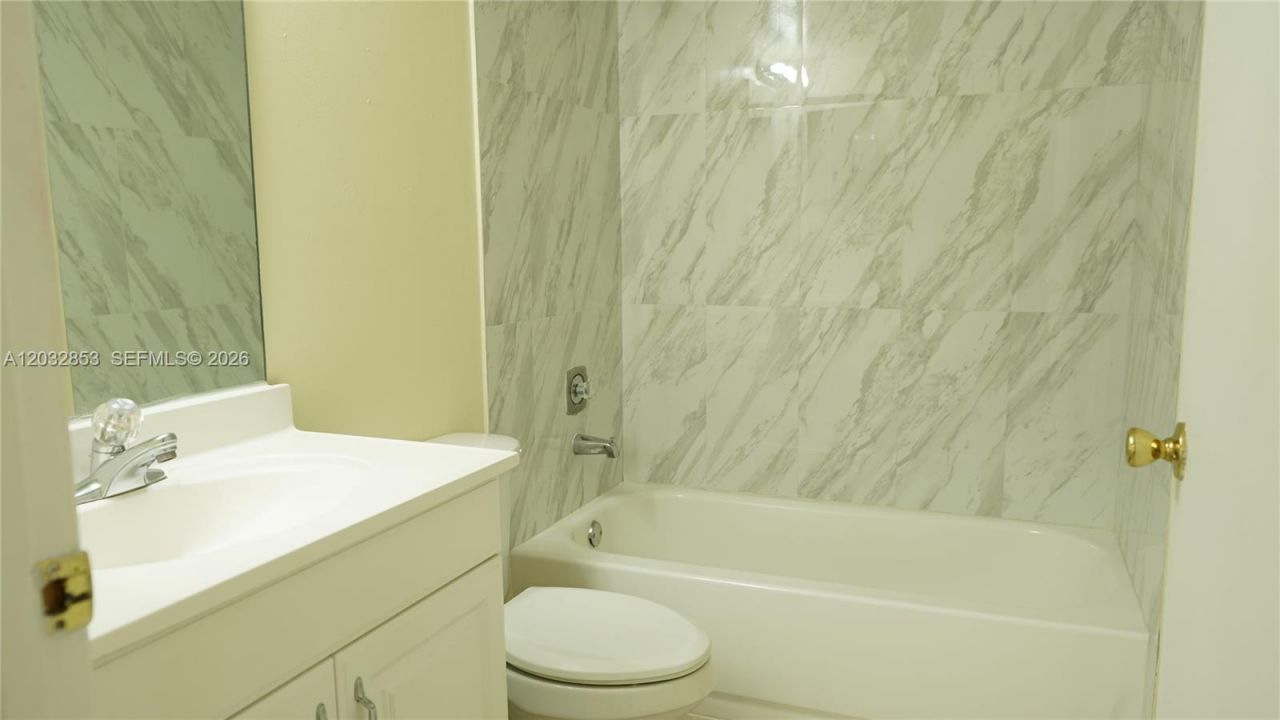 15326 SW 72nd St , Unit 11-14, Miami, FL 33193 Photo