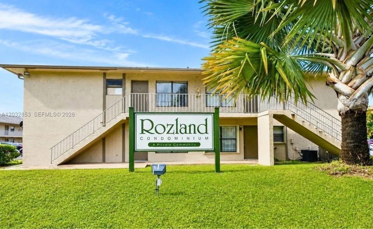 15326 SW 72nd St , Unit 11-14, Miami, FL 33193 Photo