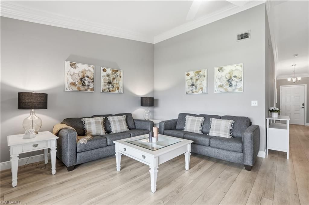 7360 Glenmoor Ln, Unit 304, Naples, FL 34104 Photo