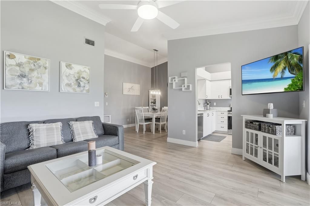 7360 Glenmoor Ln, Unit 304, Naples, FL 34104 Photo