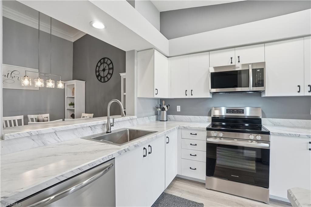 7360 Glenmoor Ln, Unit 304, Naples, FL 34104 Photo