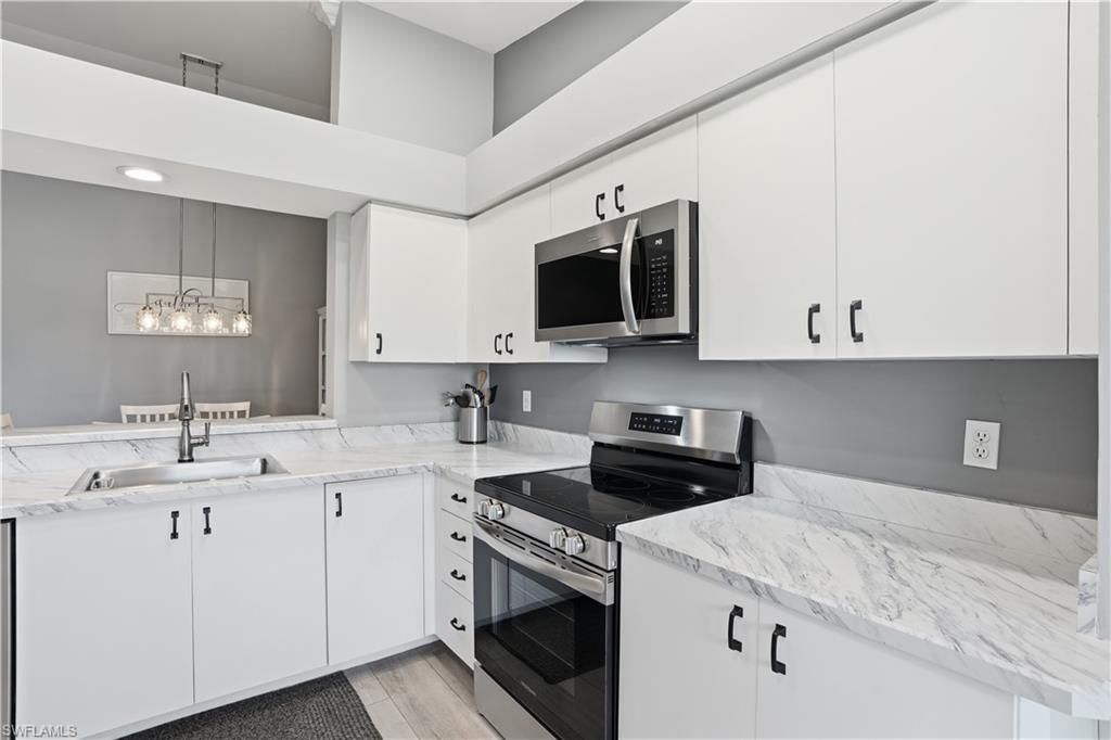 7360 Glenmoor Ln, Unit 304, Naples, FL 34104 Photo
