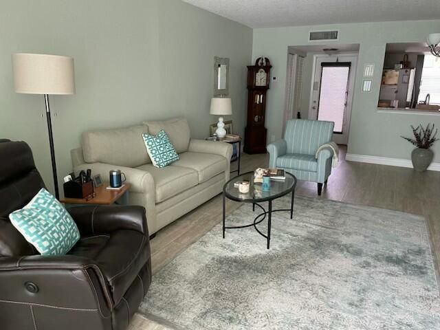 10 Willowbrook Lane, Unit 105, Delray Beach, FL 33446 Photo