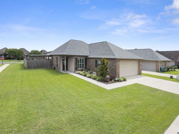 4146 Carolina Dr, Addis, LA 70710