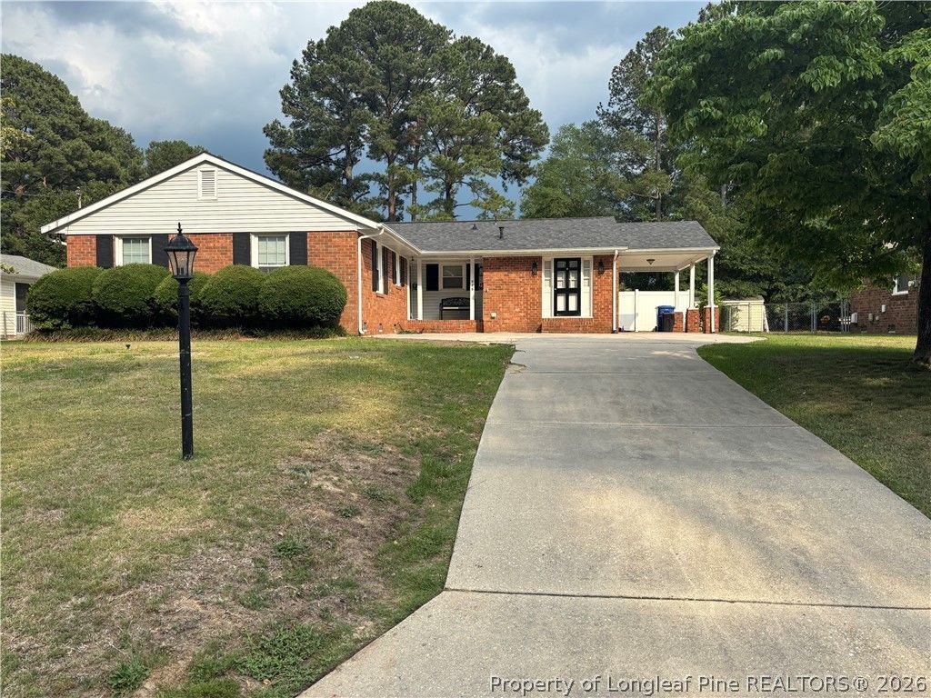 525 Waterbury Drive, Fayetteville, NC 28311 Main Photo