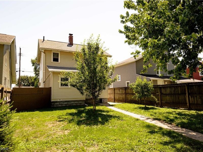 1209 Roslyn Avenue SW, Canton, OH 44710 Photo 3