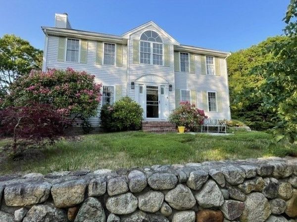 4 Kimba Ln, Bourne, MA 02562
