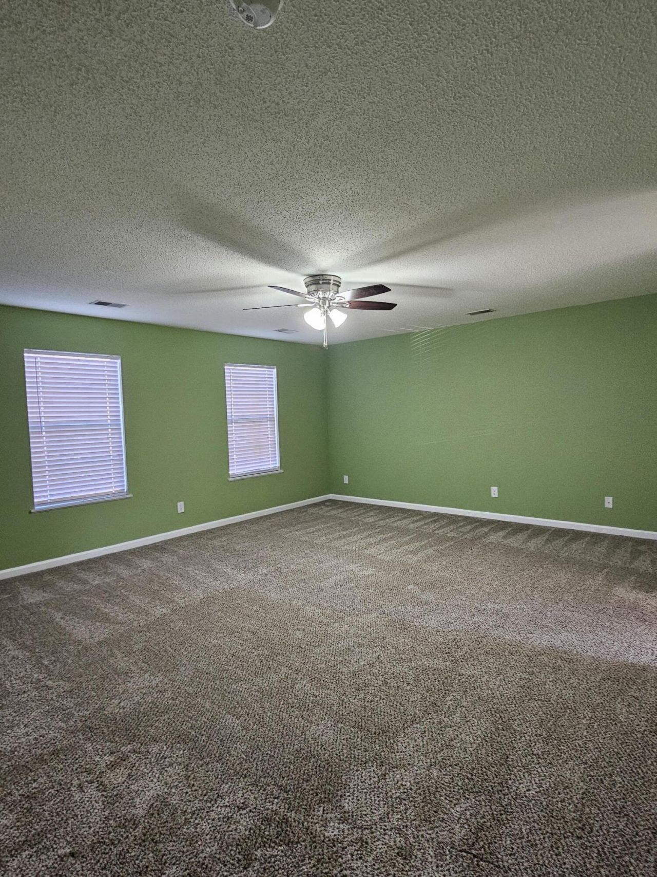 412 Aberdeen Circle Photo 11