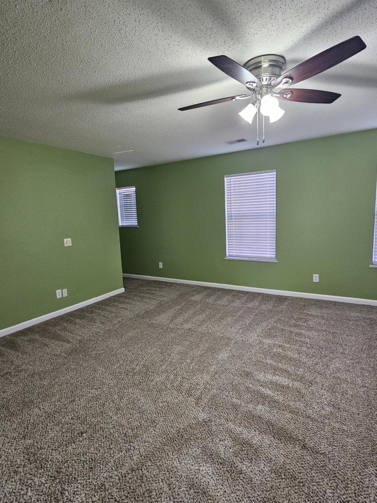 412 Aberdeen Circle Photo 12