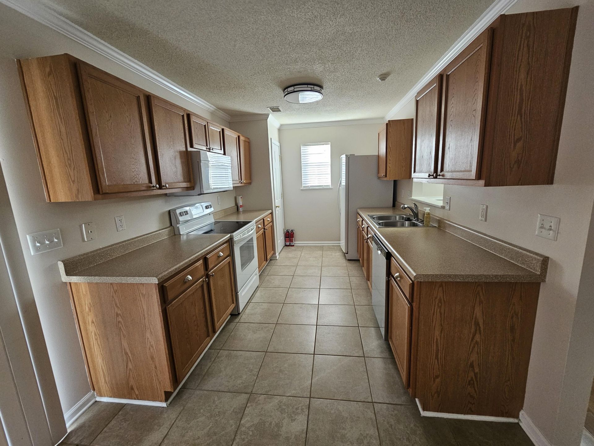 412 Aberdeen Circle Photo 8