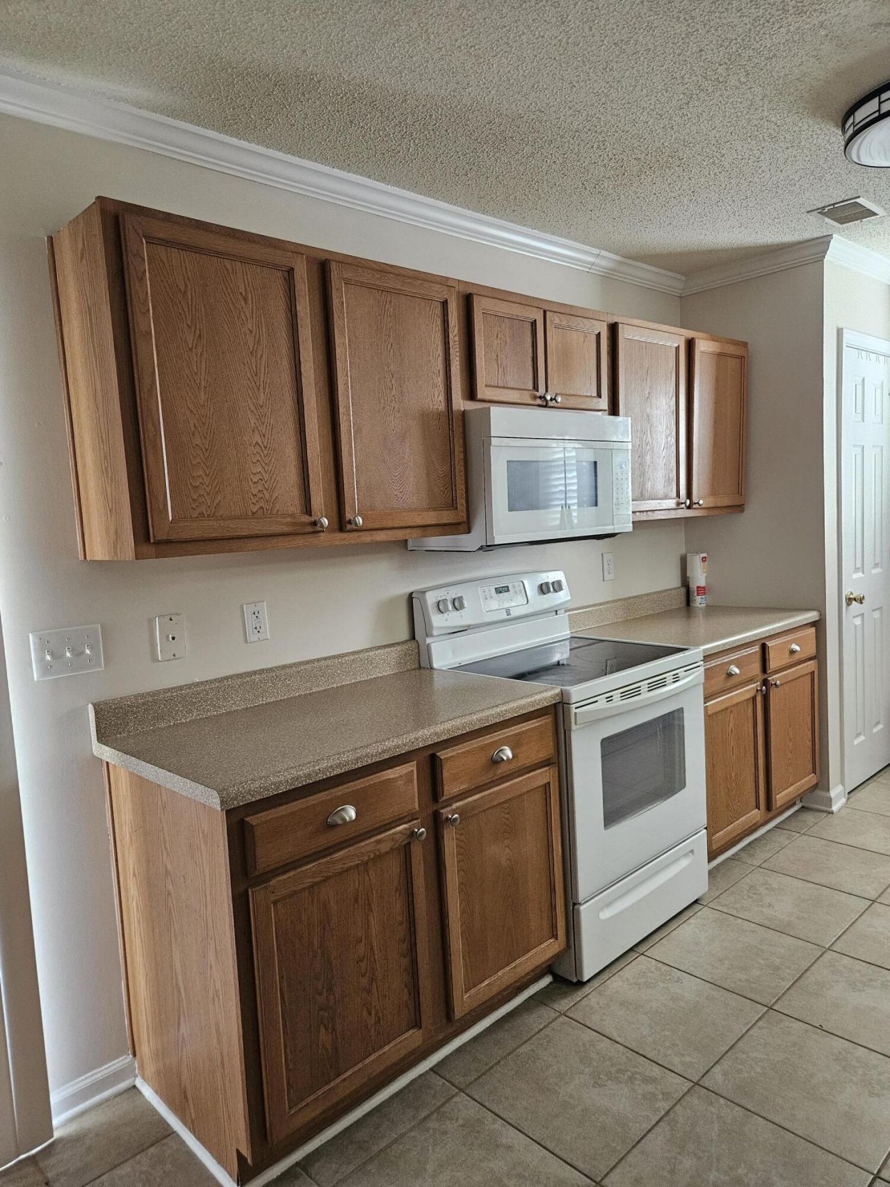 412 Aberdeen Circle Photo 9
