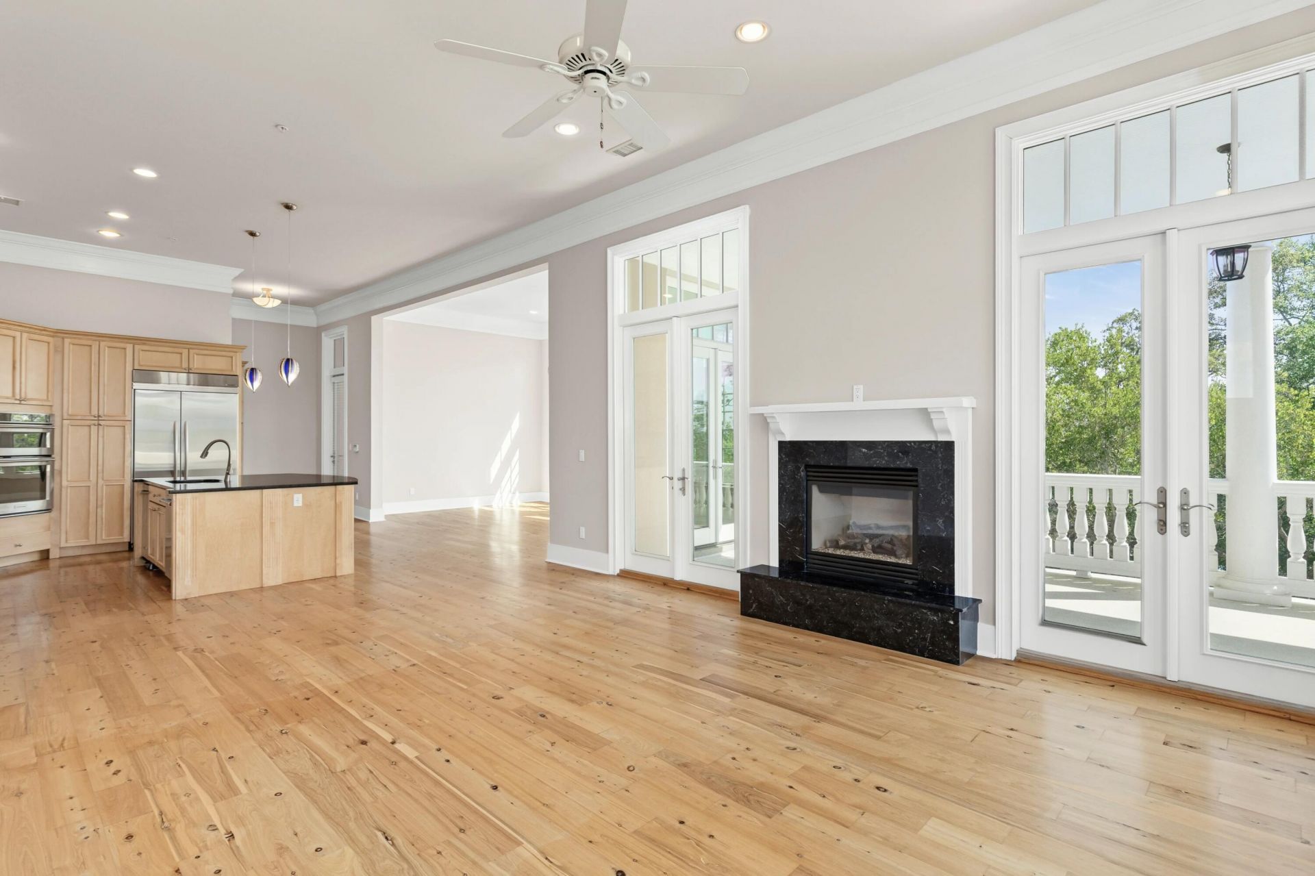136 Fairbanks Oak Alley Photo 4