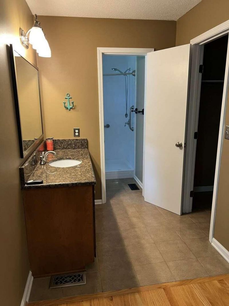 4764 Holbird Street Photo 9