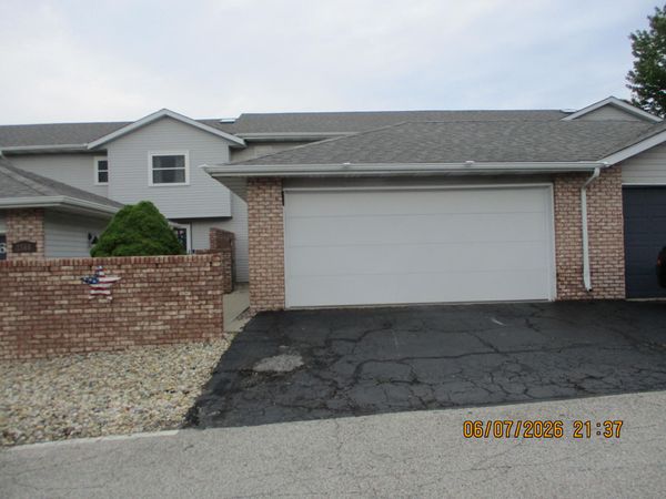 2564 Oakwood Drive , Crown Point, IN 46307