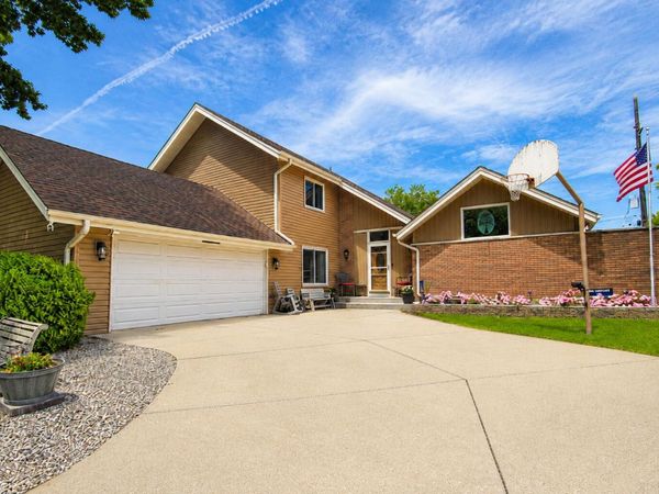 136 Sorrento Drive, Schererville, IN 46375