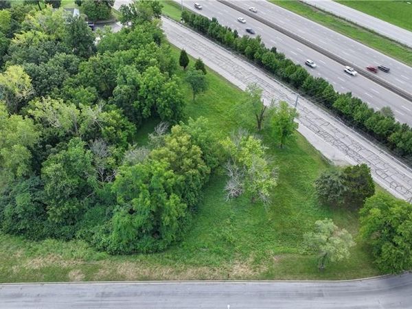 6217 NW Roanridge Road, Kansas City, MO 64151
