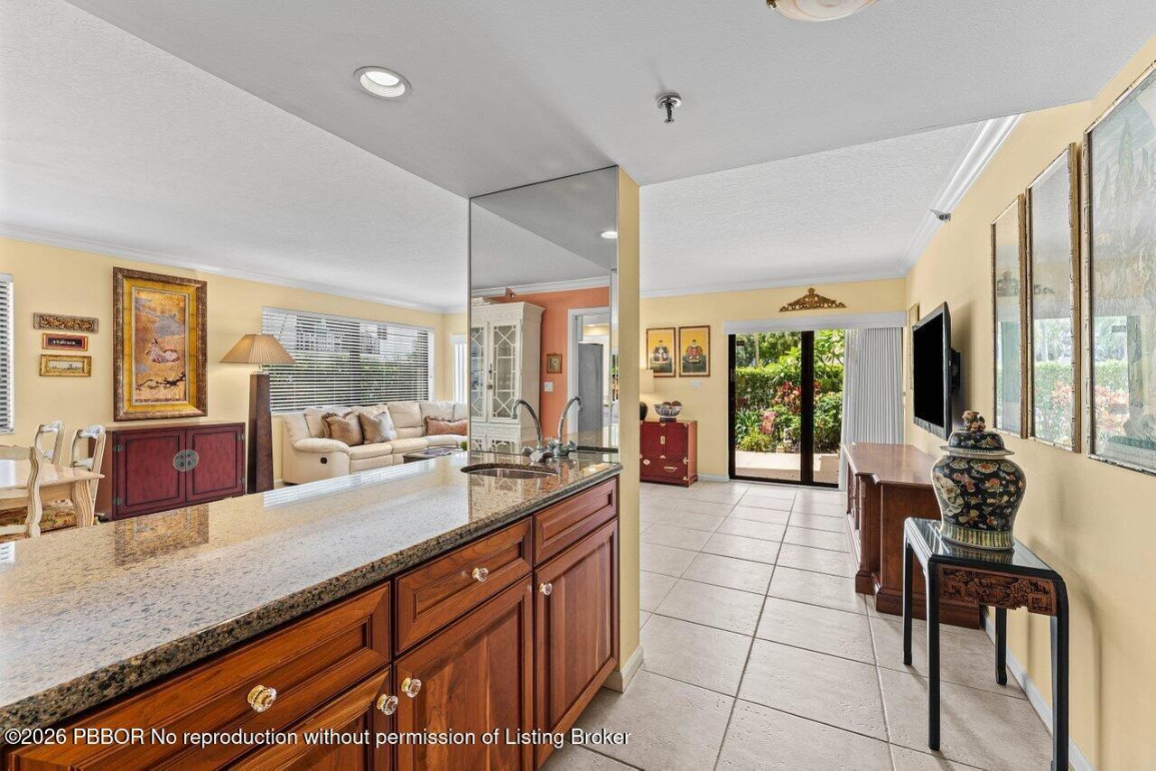 372 Golfview Road, Unit 101, North Palm Beach, FL 33408 Photo