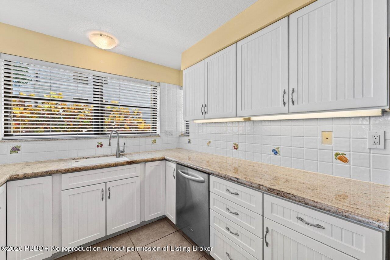 372 Golfview Road, Unit 101, North Palm Beach, FL 33408 Photo