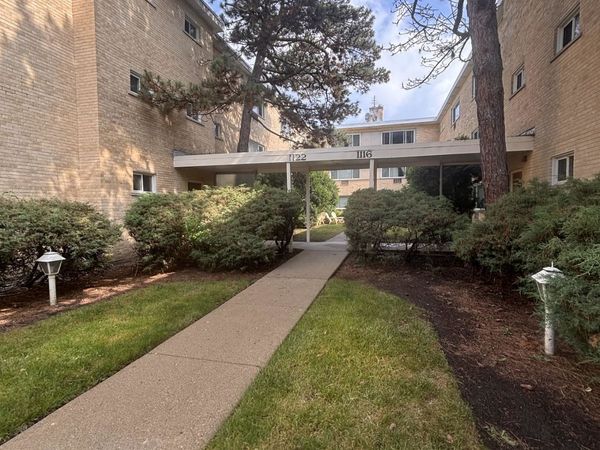 1122 Greenleaf Avenue , Unit 1B, Wilmette, IL 60091