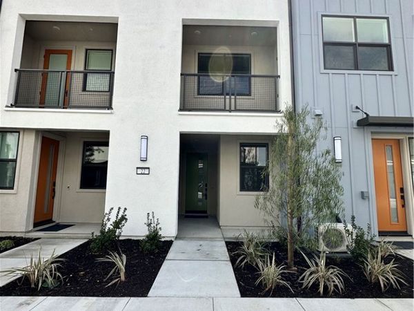 4076 E Luna Paseo, Unit 22, Ontario, CA 91764