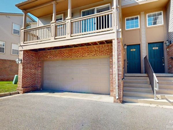 2813 Barclay Way, Ann Arbor, MI 48105