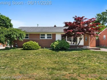 8908 Birkhill Drive, Sterling Heights, MI 48314