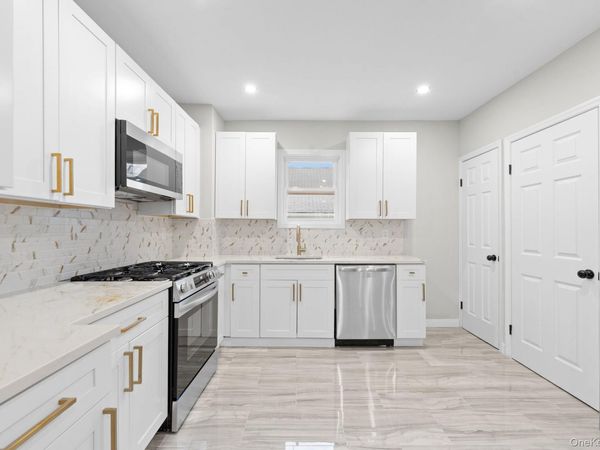 187-41 Tioga Drive , Saint Albans, NY 11412