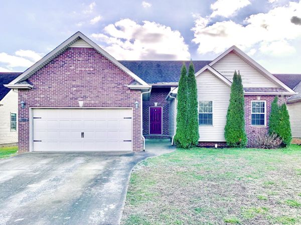 842 Shelton Cir , Clarksville, TN 37042