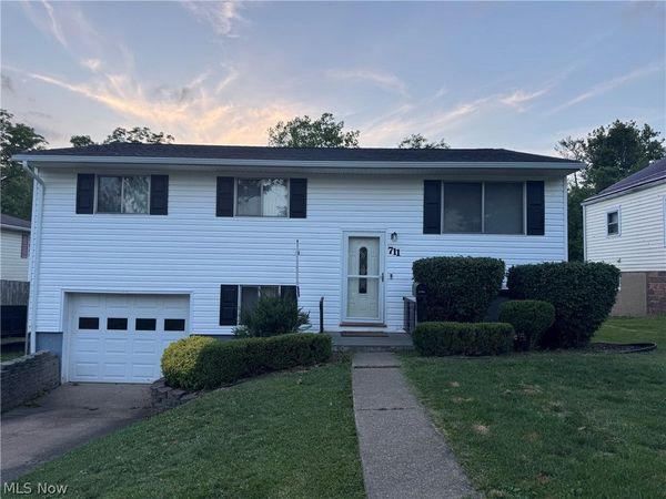 711 E Montgomery Street, Marietta, OH 45750